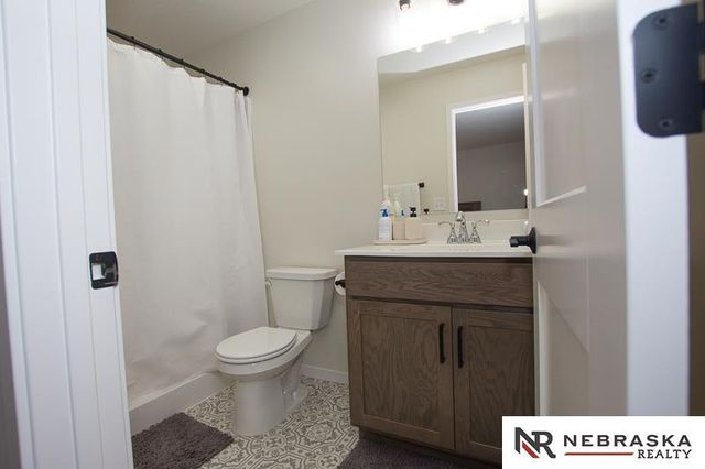 710 W Avondale Court, Lincoln, NE 68523