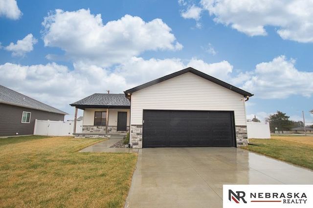 710 W Avondale Court, Lincoln, NE 68523