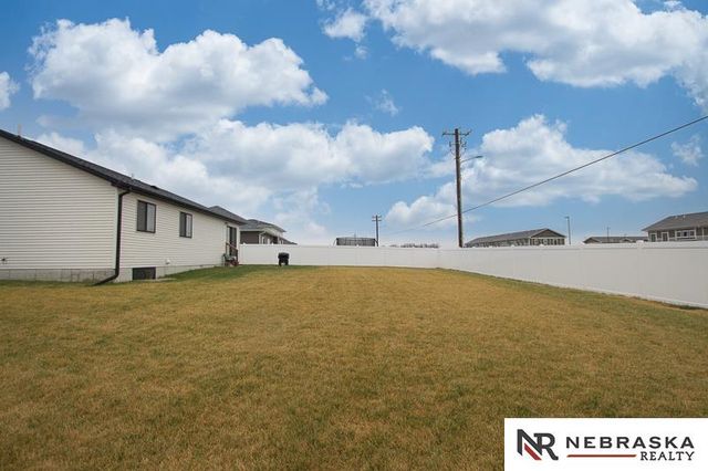 710 W Avondale Court, Lincoln, NE 68523