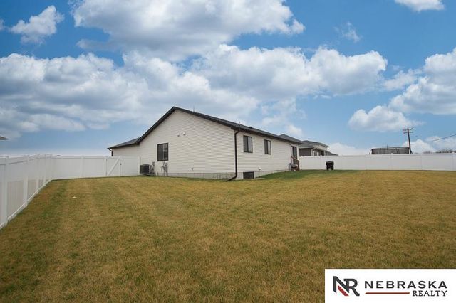 710 W Avondale Court, Lincoln, NE 68523