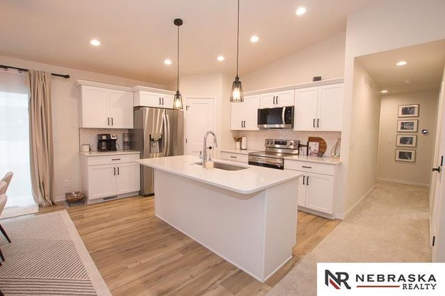 710 W Avondale Court, Lincoln, NE 68523