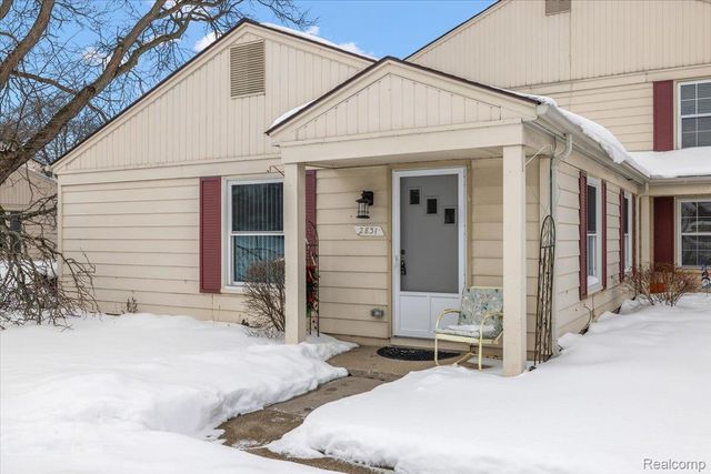 2831 Glenwood Court, Orion Charter Township, MI 48360