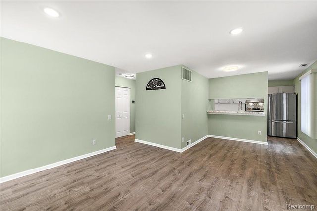 2831 Glenwood Court, Orion Charter Township, MI 48360