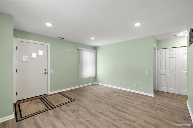 2831 Glenwood Court, Orion Charter Township, MI 48360