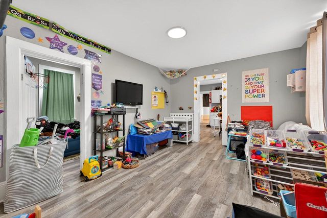 2428 N 6th STREET, Milwaukee, WI 53212