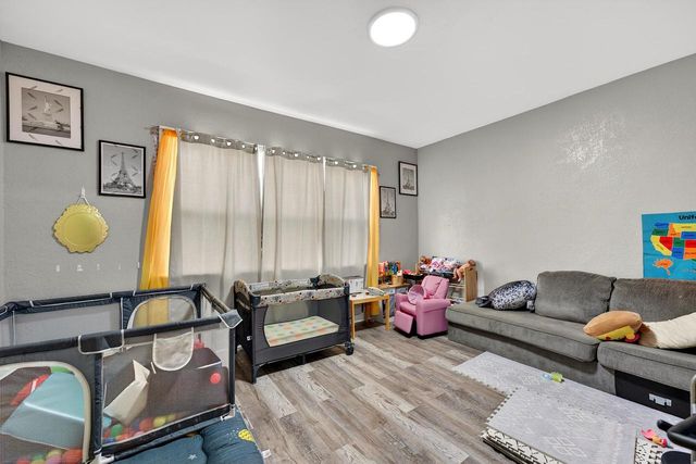 2428 N 6th STREET, Milwaukee, WI 53212