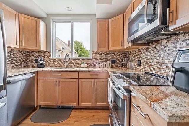 25 Brimblecom 3, Lynn, MA 01902