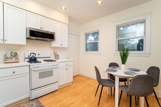 3 Clayton St 3, Watertown, MA 02472