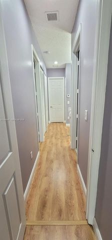 1005 NE 42nd Pl, Homestead, FL 33033