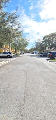 1005 NE 42nd Pl, Homestead, FL 33033