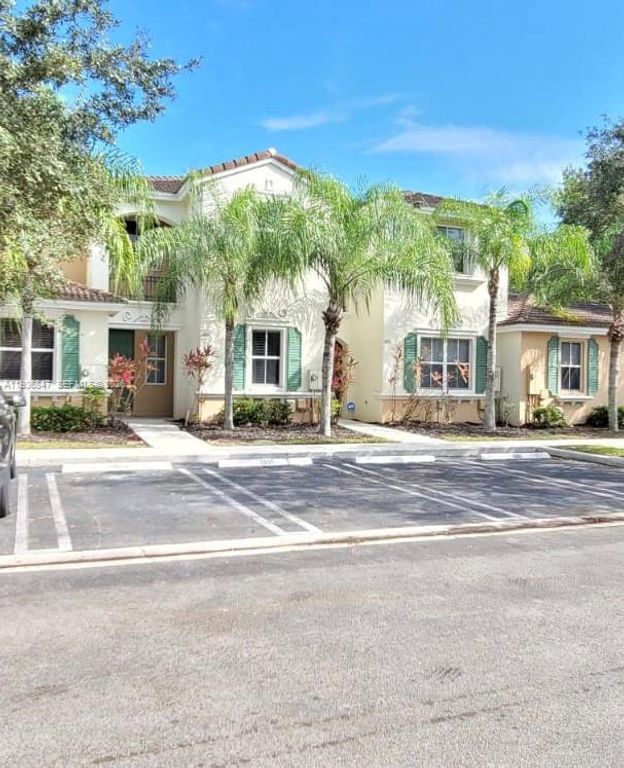 1005 NE 42nd Pl, Homestead, FL 33033