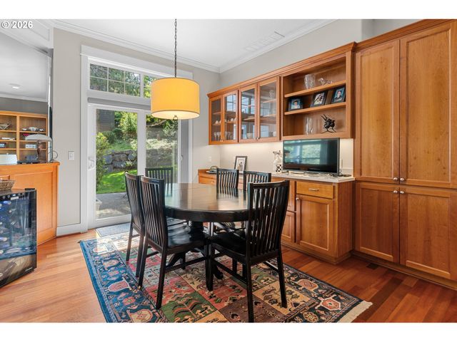 14261 UPLANDS Dr, Lake Oswego, OR 97034