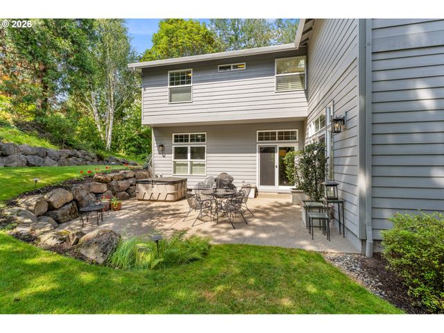 14261 UPLANDS Dr, Lake Oswego, OR 97034