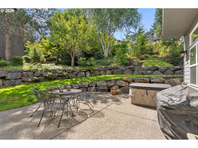 14261 UPLANDS Dr, Lake Oswego, OR 97034