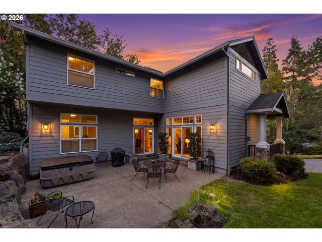14261 UPLANDS Dr, Lake Oswego, OR 97034
