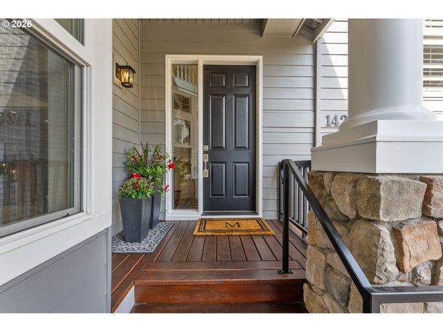 14261 UPLANDS Dr, Lake Oswego, OR 97034