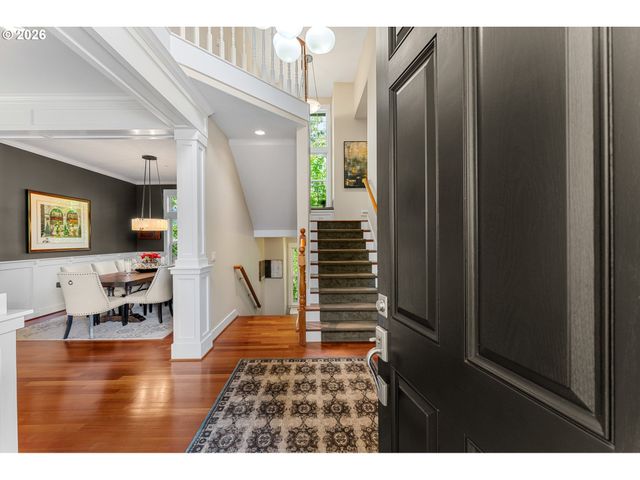 14261 UPLANDS Dr, Lake Oswego, OR 97034