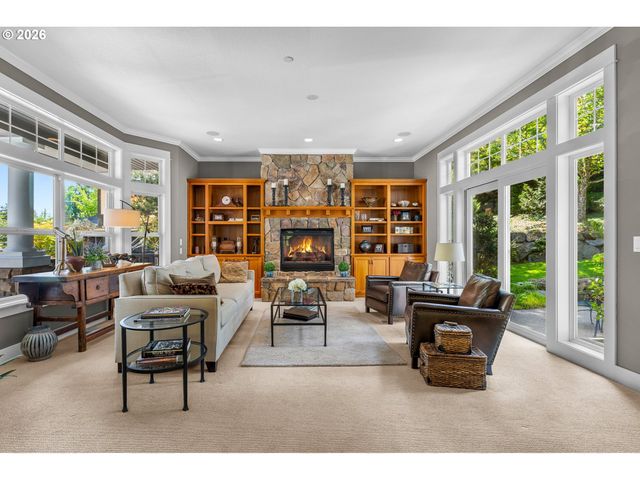 14261 UPLANDS Dr, Lake Oswego, OR 97034