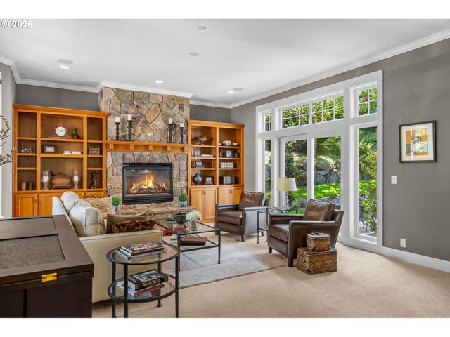 14261 UPLANDS Dr, Lake Oswego, OR 97034