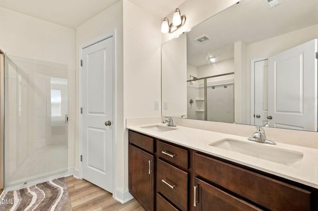 717 Ridge Cliff Lane, Zebulon, NC 27597