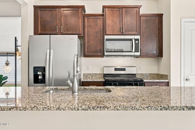 717 Ridge Cliff Lane, Zebulon, NC 27597