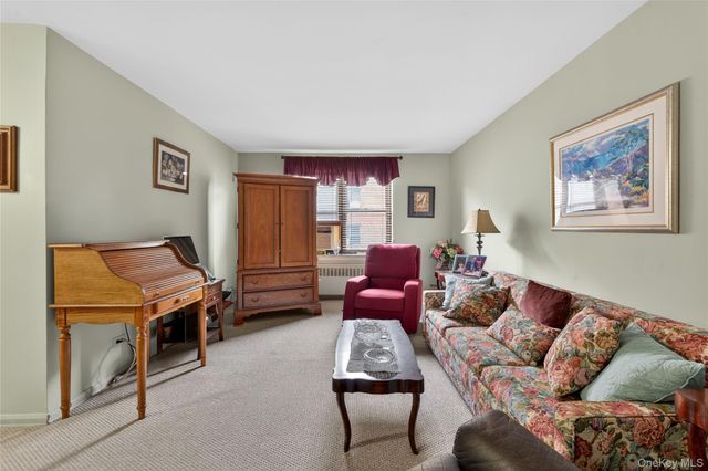 32-25 88th St 407, Jackson Heights, NY 11369