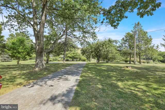 346 HARD HILL RD, Hamburg, PA 19526