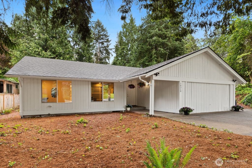 16310 Fremont Place N, Shoreline, WA 98133