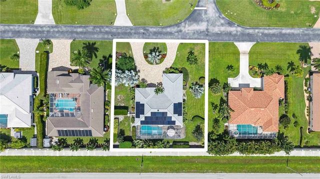 28910 Winthrop CIR, Bonita Springs, FL 34134