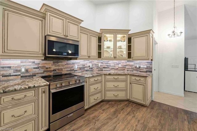 28910 Winthrop CIR, Bonita Springs, FL 34134