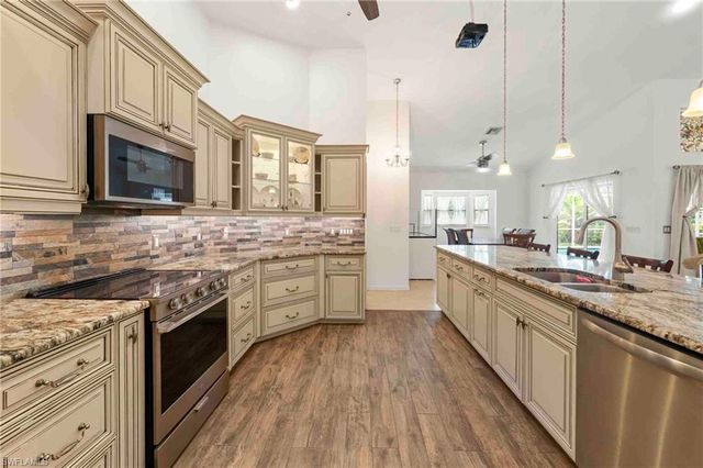 28910 Winthrop CIR, Bonita Springs, FL 34134