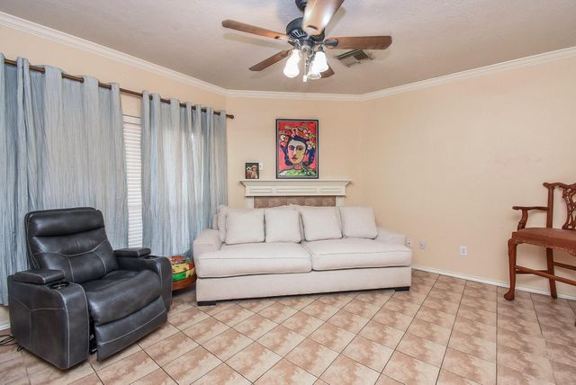 4706 Sienna Heights Lane, Pasadena, TX 77505