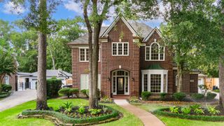 106 N Floral Leaf Circle, The Woodlands, TX 77381