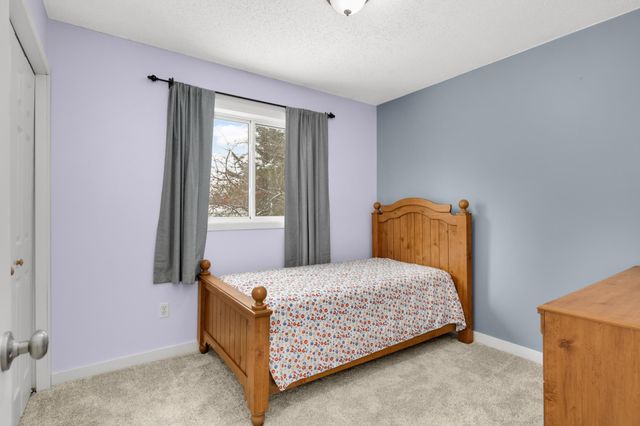 715 Liberty Heights Drive, Chaska, MN 55318