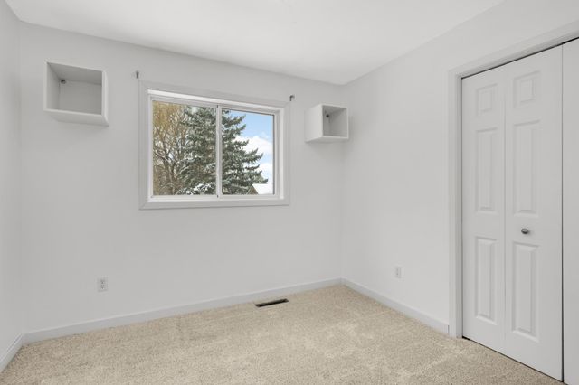 715 Liberty Heights Drive, Chaska, MN 55318