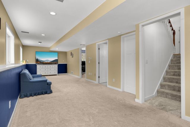 715 Liberty Heights Drive, Chaska, MN 55318