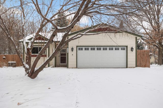 715 Liberty Heights Drive, Chaska, MN 55318