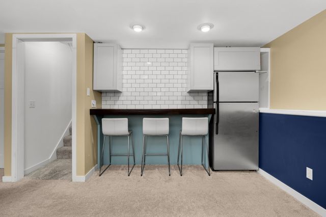 715 Liberty Heights Drive, Chaska, MN 55318