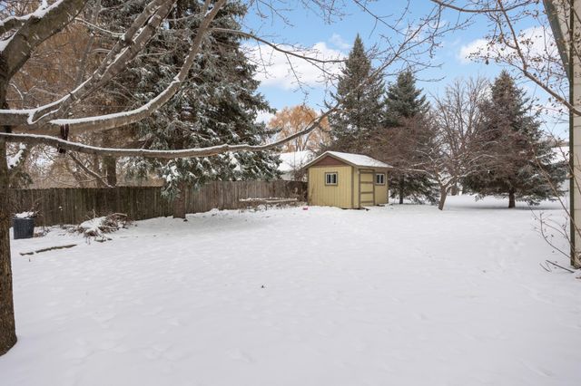 715 Liberty Heights Drive, Chaska, MN 55318