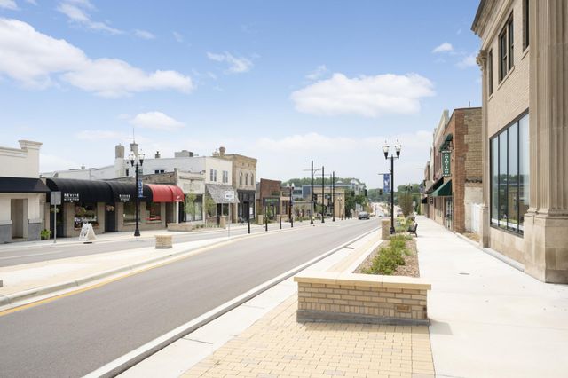 715 Liberty Heights Drive, Chaska, MN 55318