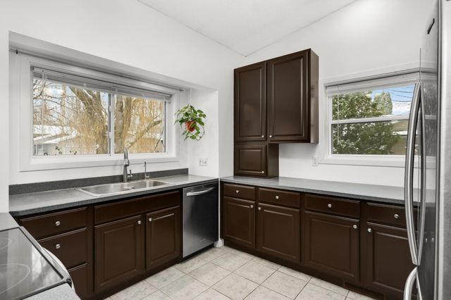 715 Liberty Heights Drive, Chaska, MN 55318