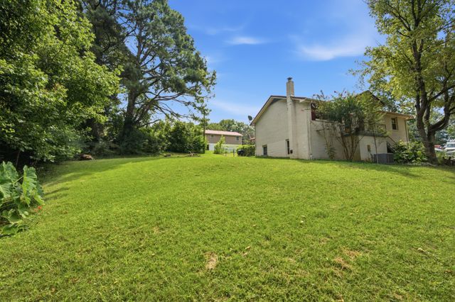 100 Madrid Ct, Ashland City, TN 37015