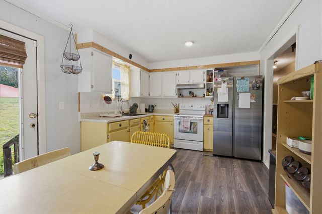 100 Madrid Ct, Ashland City, TN 37015