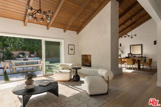 5920 Kentland Avenue, Woodland Hills, CA 91367