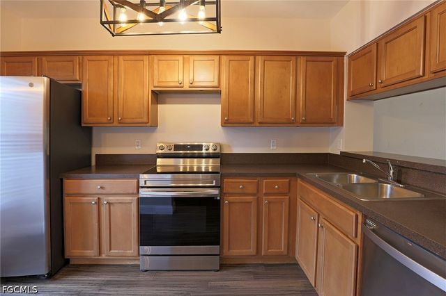 8291 Pacific Beach DR, Fort Myers, FL 33966