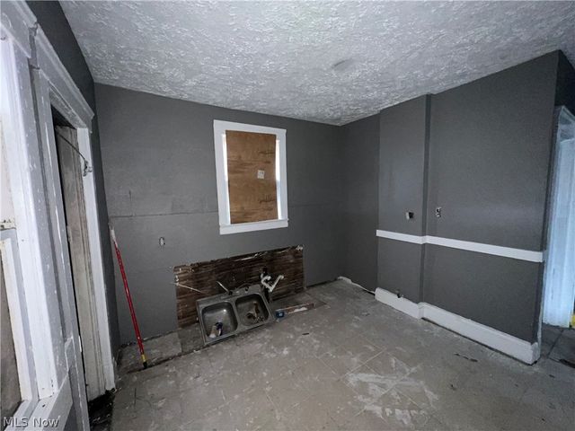 648 E 108th Street, Cleveland, OH 44108