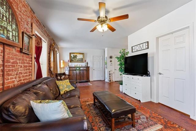 1401 E 11th Street, Kansas City, MO 64106
