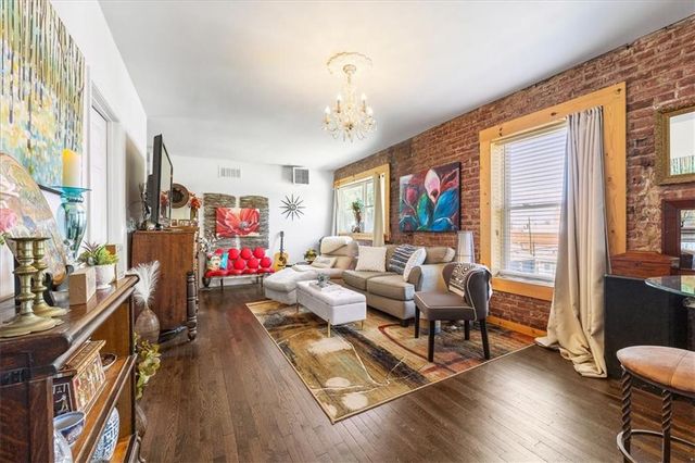 1401 E 11th Street, Kansas City, MO 64106