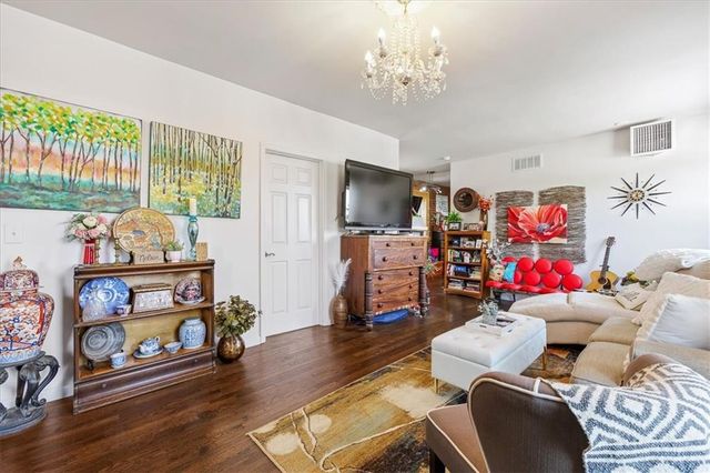 1401 E 11th Street, Kansas City, MO 64106