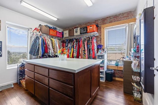 1401 E 11th Street, Kansas City, MO 64106